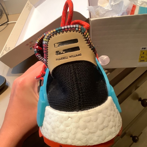 Sneakers - Picture 6 of 8